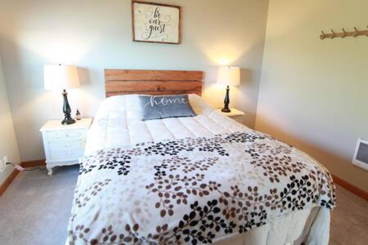 Apartment Historic Waterfront Views & Vintage Vibes Astoria